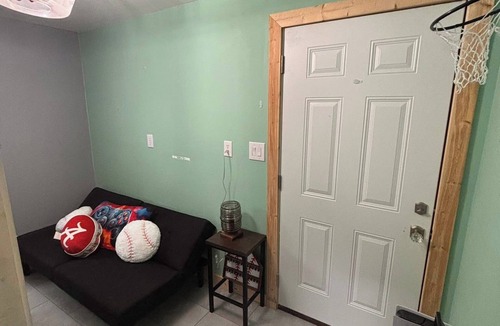 Scottsboro House | Charming 2-bedroom house in welcoming Scottsboro, CLOSE TOBOAT SLIP, restaurants