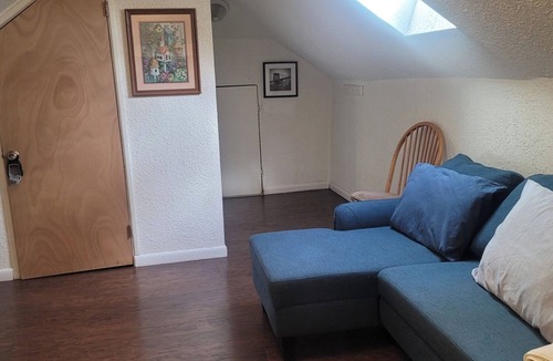 Clementon House | Charming 2-bedroom house with AC, WiFi in Clementon NJ