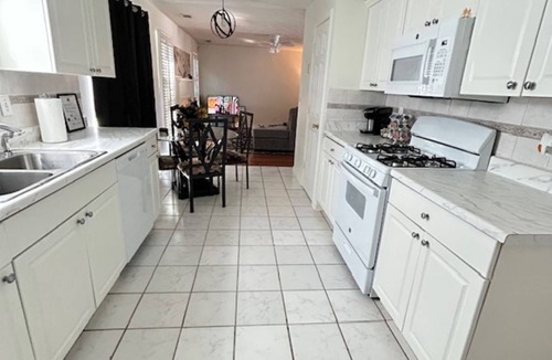 Covington House | Charming 2-bedroom house in Covington with AC, near the filming of Vampire Diary