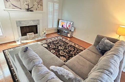 Covington House | Charming 2-bedroom house in Covington with AC, near the filming of Vampire Diary
