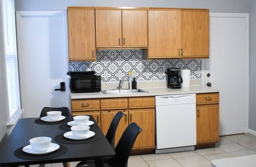 Fairfield House | Charming 2-bedroom house with WiFi, AC in Fairfield