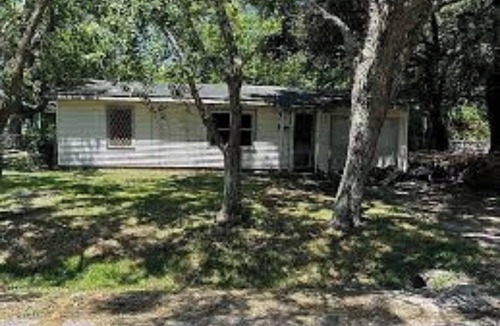 La Marque House | Charming 2-bedroom house in La Marque with AC