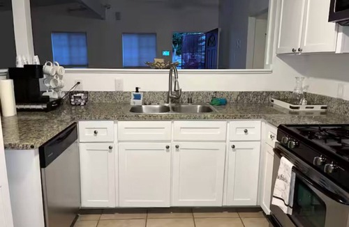 Lancaster House | Charming 2-bedroom house with WiFi and AC in Lancaster