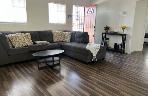 Lancaster House | Charming 2-bedroom house with WiFi and AC in Lancaster