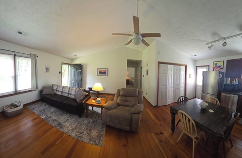 Quinton Cottage | Charming 2-bedroom home, with lake access, in the Richmond metro area.