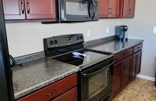 Escanaba House | Charming 2-bedroom house with WiFi, AC in cool Escanaba