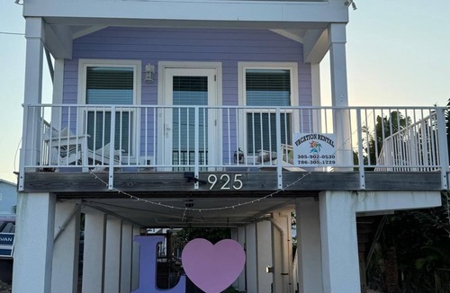 Marathon House | Charming 2-bedroom house in Marathon with pool