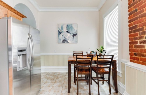 Fan District House | Charming 2-bedroom house with WiFi, AC, & Patio in the heart of Richmond!