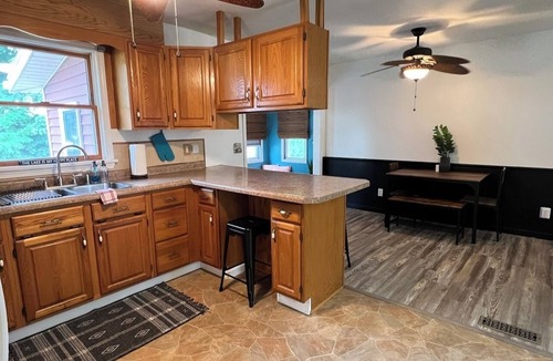 Sandusky House | Charming 2-bedroom house with views of Cedar Point!