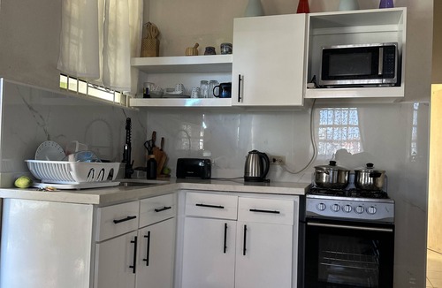 Douglas House | Charming 2-bedroom house on fabulous West Coast with AC, WiFi