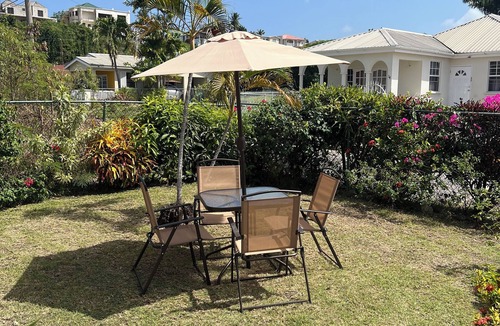 Douglas House | Charming 2-bedroom house on fabulous West Coast with AC, WiFi