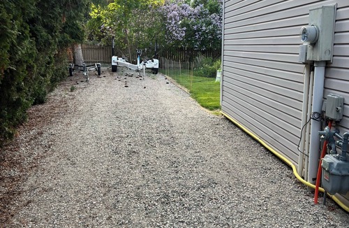 Central Okanagan House | Charming 2-bedroom house in delightful Kelowna with WiFi, AC
