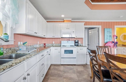 Holly Beach House | Charming 2-bedroom house in Cameron in the of community of Holly Beach