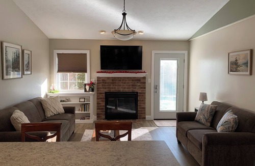 Chatham House | Charming 2-bedroom house in Chatham-close to everything