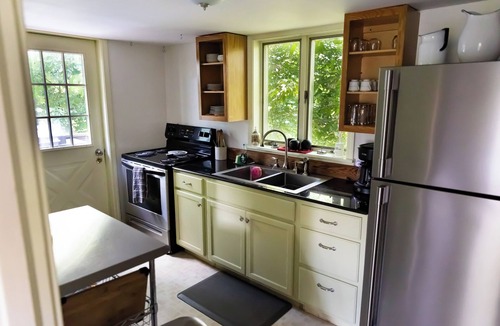 Conesus House | Charming 2-bedroom house with a Hot Tub in the Western Finger Lakes