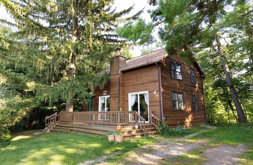 Conesus House | Charming 2-bedroom house with a Hot Tub in the Western Finger Lakes