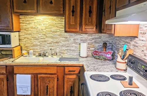 Granite House | Charming 2-bedroom house in Granite nestled at the foot of the Quartz Mountains