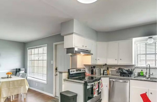 Willow Meadows/Willowbend Area House | Charming 2-bedroom house with WiFi, AC in Houston