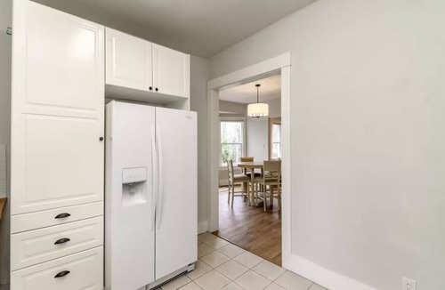 North Beacon Hill House | Charming 2-bedroom house in Seattle with WiFi, AC, 5 minutes from downtown