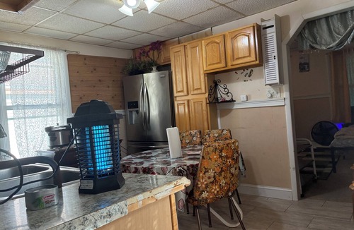 Hopelawn House | Charming 2-bedroom house with fitness room and AC in pleasant Edison