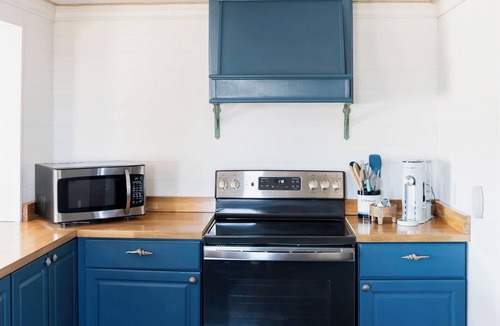 North House | Charming 2-bedroom house with AC, WiFi in Mathews County Virginia