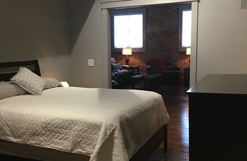 Calhoun Apartment | Charming 2-bedroom loft apartment with AC, WiFi in fabulous Downtown Calhoun