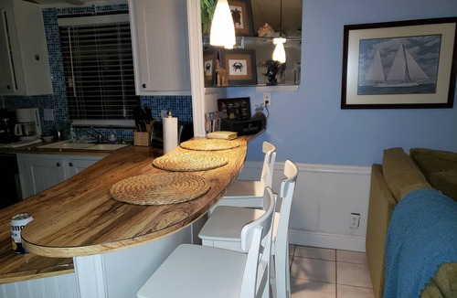 Tavernier House | Charming 2-bedroom mobile home with everything you need to enjoy the FL Keys.