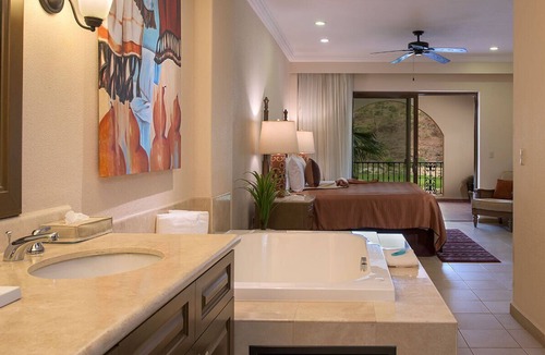Loreto Hotel | Charming 2-bedroom hotel suites with WiFi, AC in La Danzante