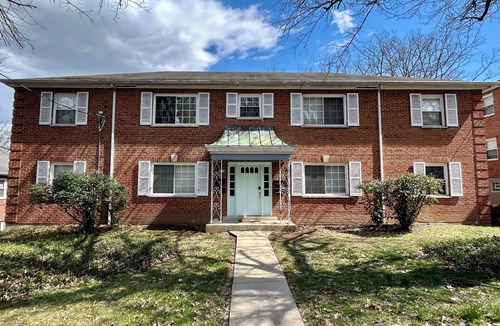 Westwood Apartment | Charming 2-bedroom on the West Side! Pet-friendly and quiet!