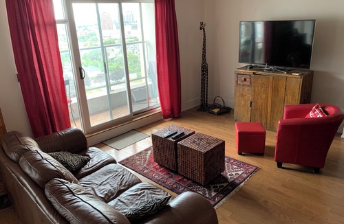 Centretown West Condo | Charming 2-Bedroom Penthouse, Steps to Dow's Lake & Little Italy's Best