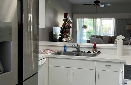 North Naples Villa | Charming 2-bedroom plus den villa in prime location North Naples close to beach