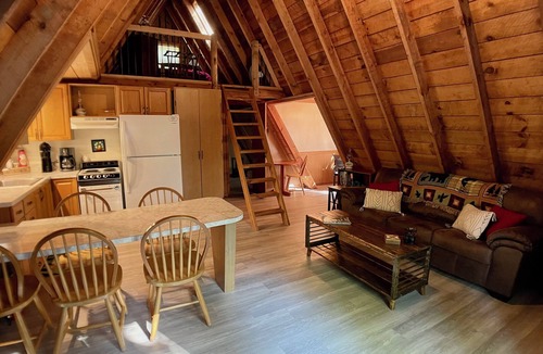 Morganton Cabin | Charming 2-bedroom private cabin with AC, Hot tub in lovely Morganton, Georgia