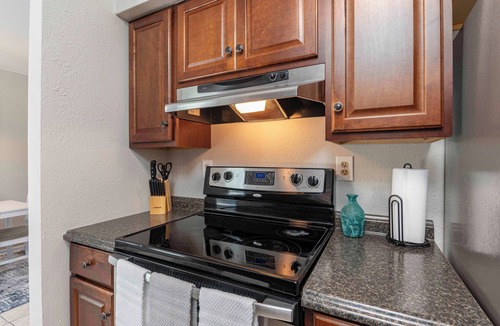 Lafayette House | Charming 2-bedroom, queen-bed, townhome in the center of Lafayette with AC, WiFi