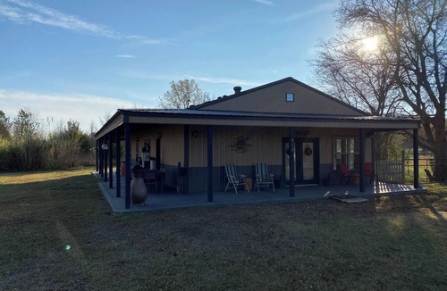 Pryor House | Charming 2-bedroom rural home outside of the city of Pryor Creek