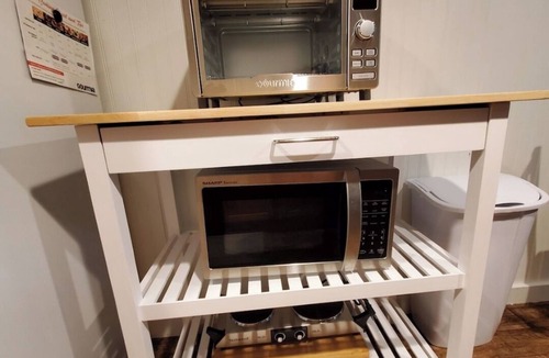 Headland Cottage | Charming 2-bedroom tiny house is a welcoming space for up to 4 guests and pups