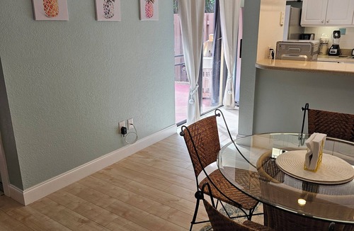 Jupiter Plantation House | Charming 2-bedroom townhome in delightful Jupiter. Close to beaches and fun.