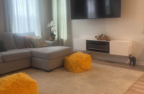 West Laurel House | Charming 2-bedroom townhome in Laurel with WiFi and AC