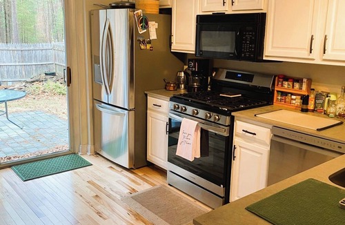Malta House | Charming 2-bedroom townhome in delightful Ballston Spa with WiFi, AC