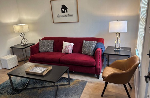 Mid City North House | Charming 2-bedroom house with AC, WiFi in Baton Rouge
