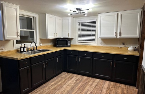 Breckenridge House | Charming 2-bedroom pet friendly house with hot tub and fire pit in Breckenridge