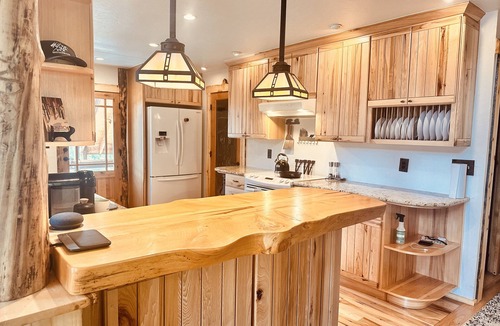 Breckenridge House | Charming 2-bedroom farmhouse in Breckenridge with expansive ten-mile range views