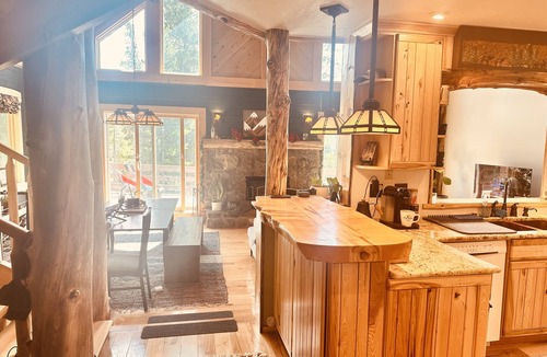 Breckenridge House | Charming 2-bedroom farmhouse in Breckenridge with expansive ten-mile range views