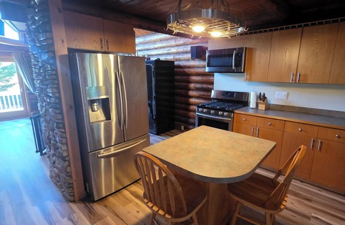 Canandaigua Cabin | Charming 2-bedroom cabin with WiFi, Hot Tub, large decks in amazing Canandaigua
