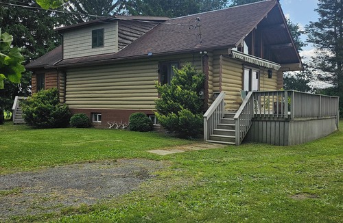 Canandaigua Cabin | Charming 2-bedroom cabin with WiFi, Hot Tub, large decks in amazing Canandaigua