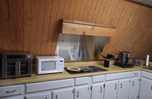 Canyon Lake Cabin | Charming 2-bedroom loft A Frame with lake view in peaceful Canyon Lake