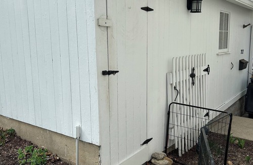 Charlestown House | Charming 2-bedroom house with WiFi, AC in welcoming Charlestown