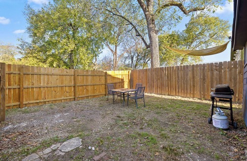 Chattanooga Cottage | Charming 2-bedroom Cottage minutes from downtown Chattanooga, Pet Friendly
