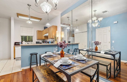Gainesville House | Charming 2-bedroom townhome in Gainesville 5min from UF and Shands health