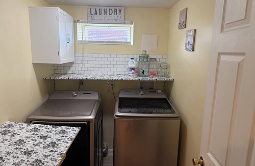 Glen Burnie House | Charming 2-bedroom house with fitness room and AC in Glen Burnie