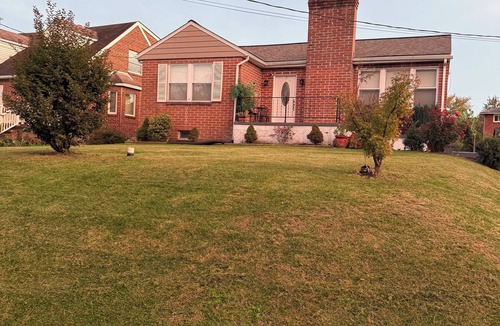Glen Burnie House | Charming 2-bedroom house with fitness room and AC in Glen Burnie